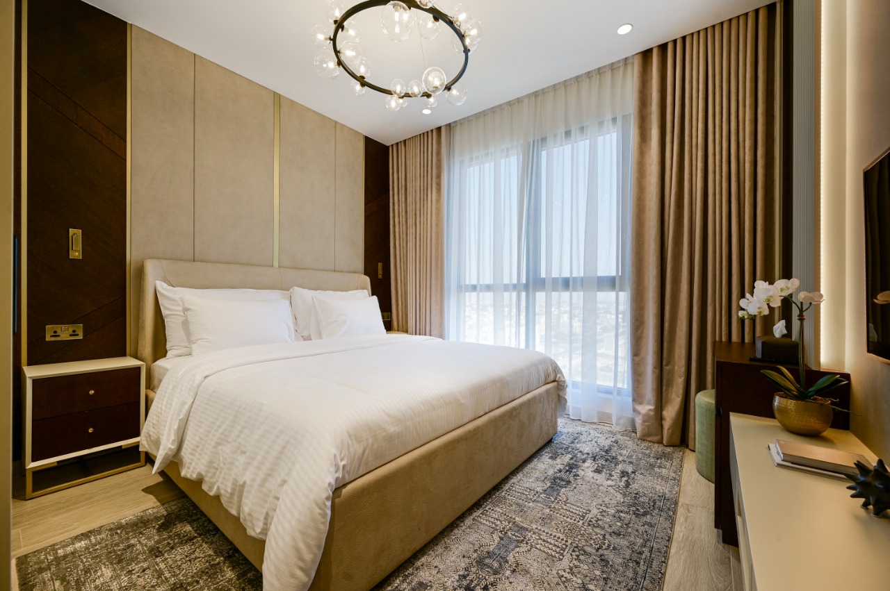 Apartment 812 image 14